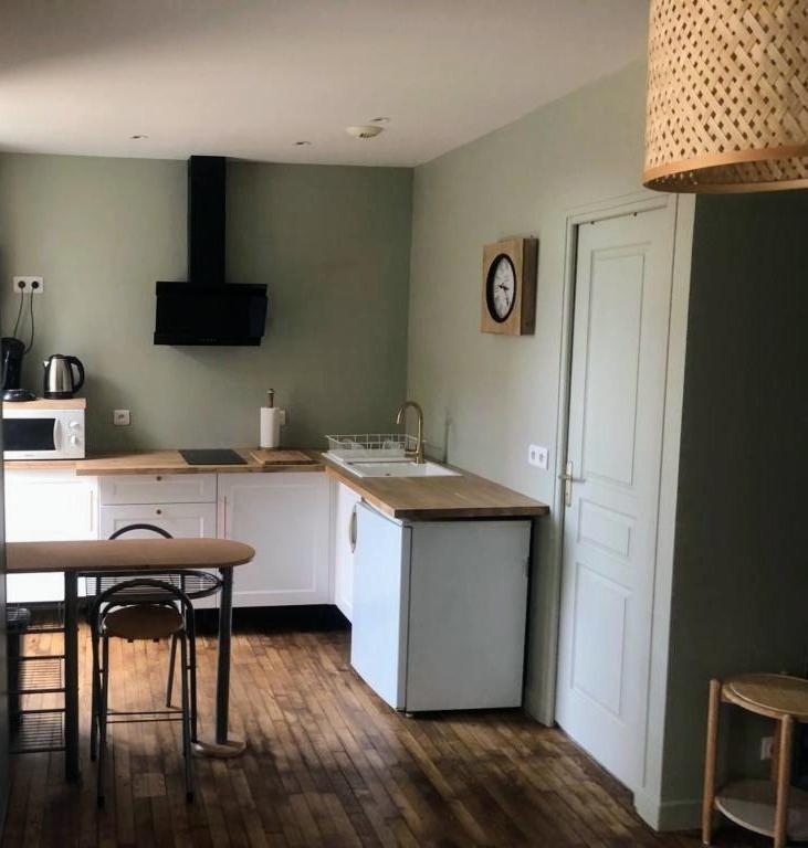 Logement A Brive Avec Terrasse Et Climatisation - Pres De La Gare Et Du Centre-Ville - Wifi Et Stationnement Gratuit Buitenkant foto